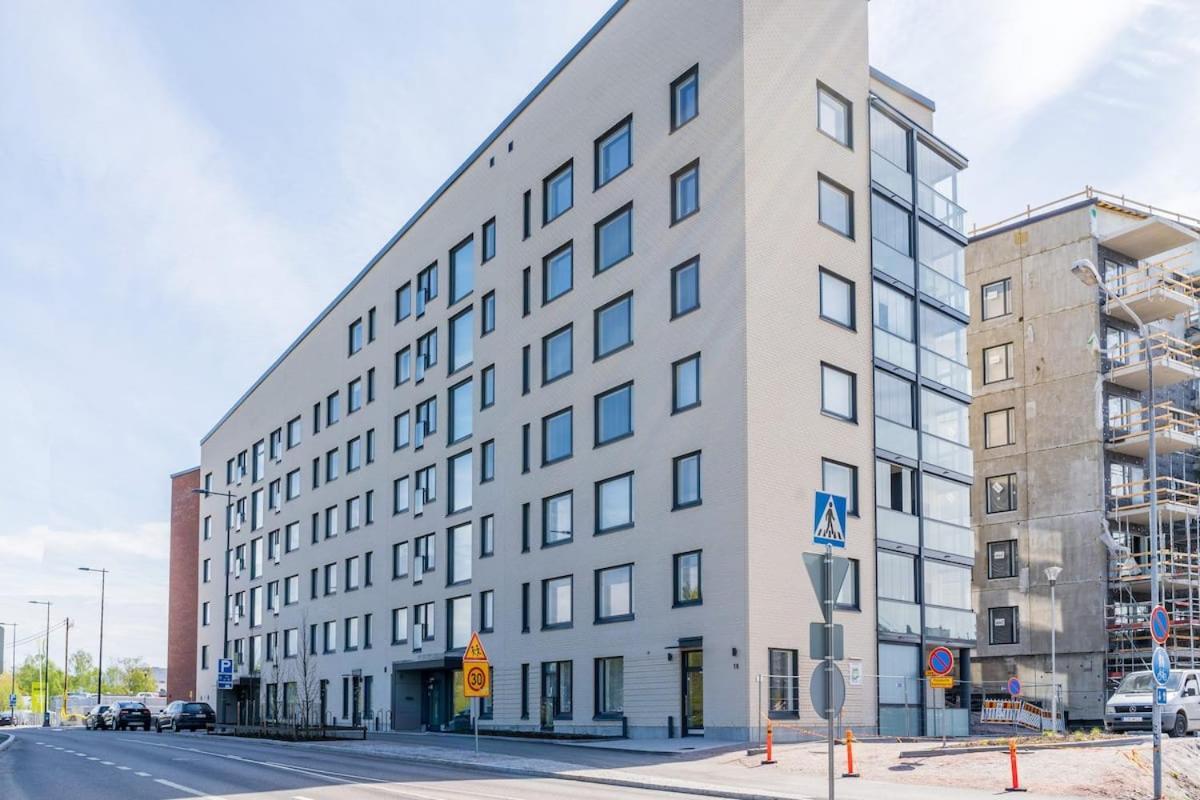 Cozy Apartment Right Next To Metro Station Espoo Zewnętrze zdjęcie